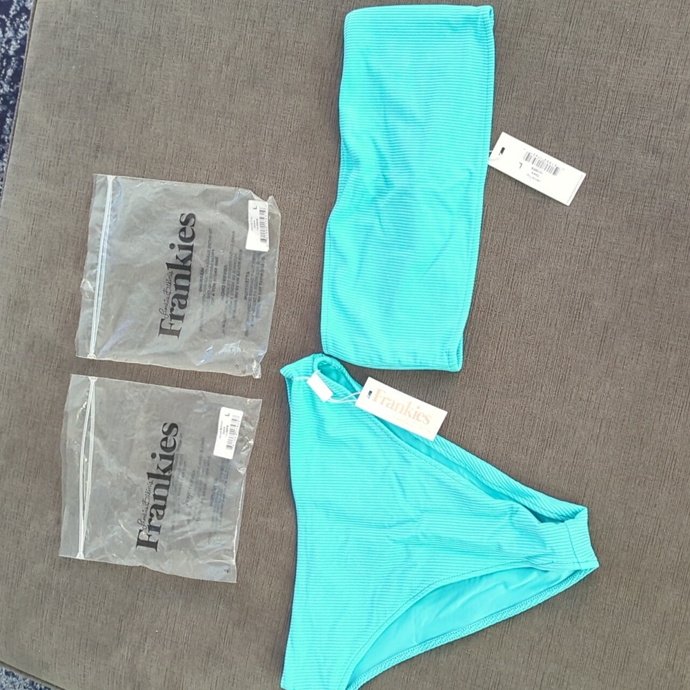 Frankie's bikini
